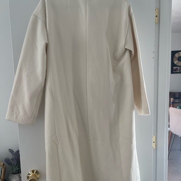 All white jacket - Picture 4 of 7